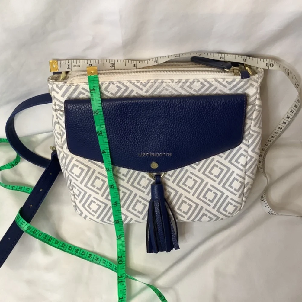 EUC Liz‎ Claiborne navy white crossbody bag